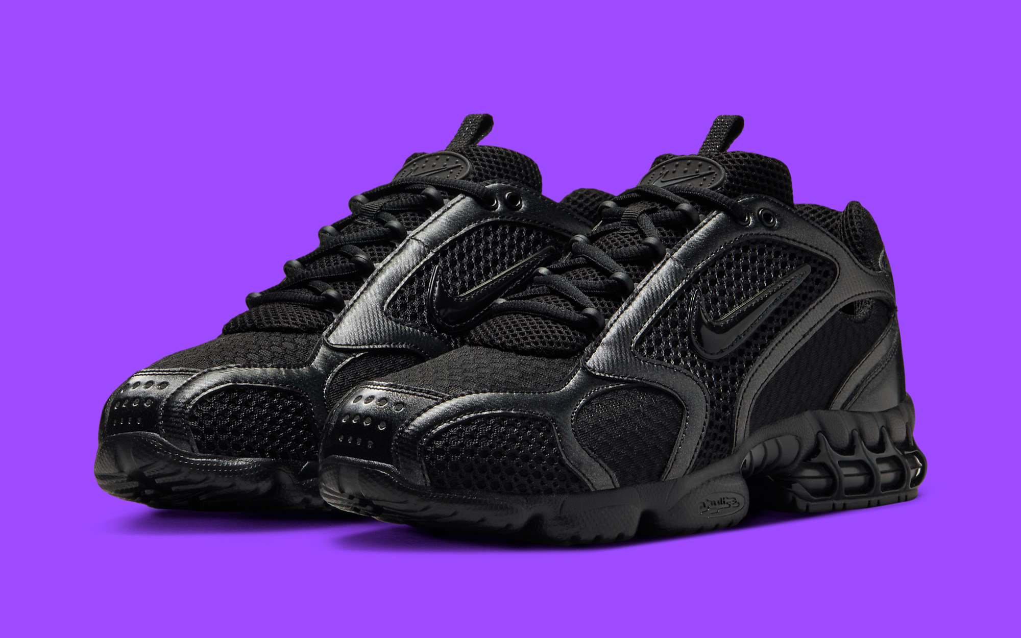 Nike spiridon triple black discount